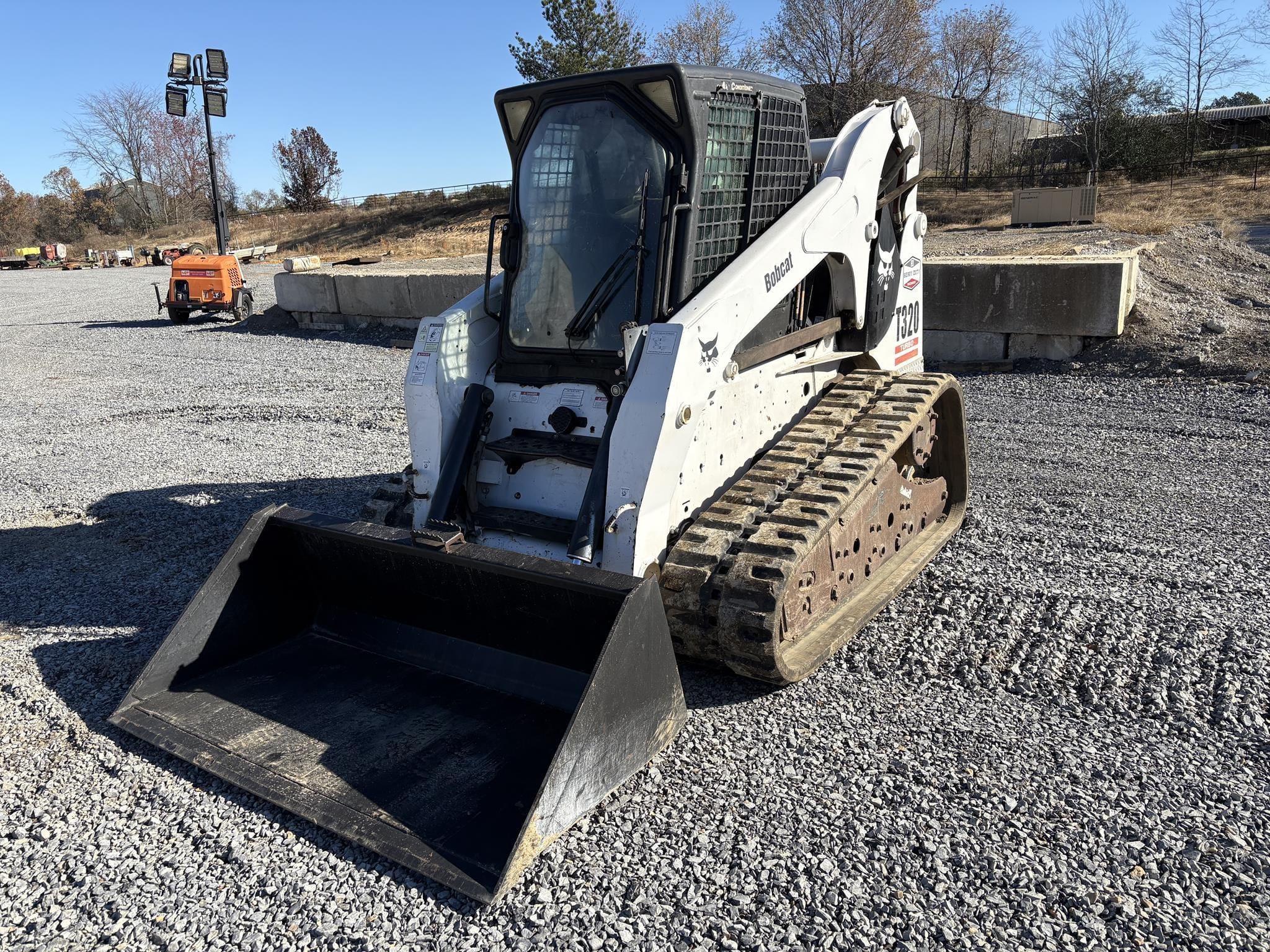 Main image Bobcat T320