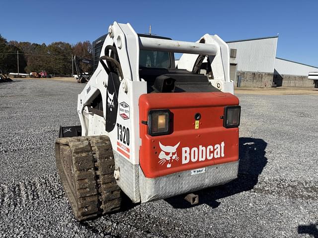 Image of Bobcat T320 equipment image 4