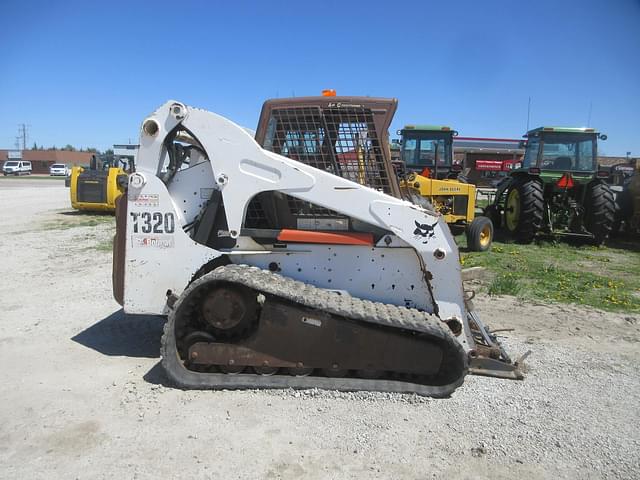 Image of Bobcat T320 equipment image 1