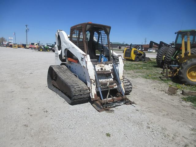 Image of Bobcat T320 equipment image 3