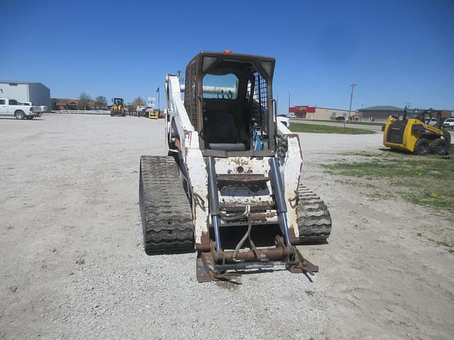 Image of Bobcat T320 equipment image 4