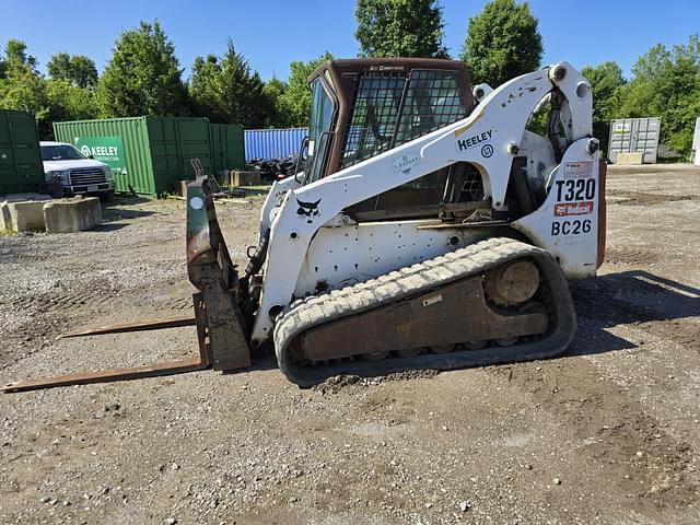 Image of Bobcat T320 equipment image 1