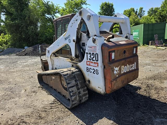 Image of Bobcat T320 equipment image 4