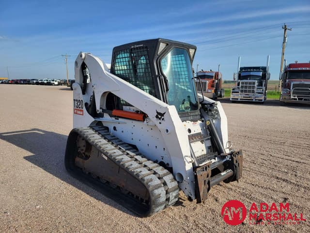 Image of Bobcat T320 equipment image 1