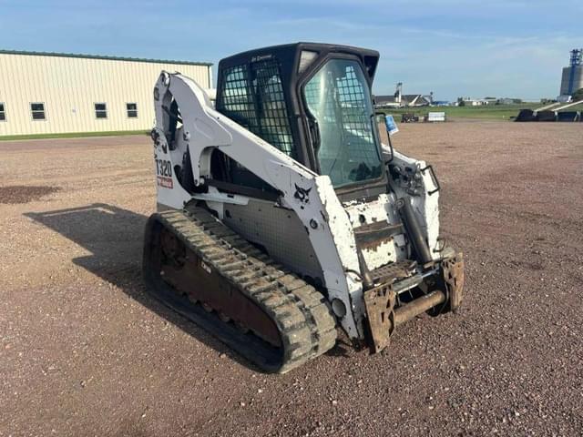 Image of Bobcat T320 equipment image 1