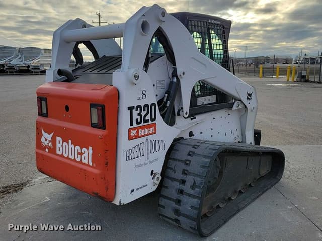 Image of Bobcat T320 equipment image 4