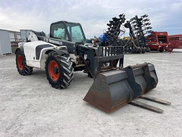 Image of Bobcat V723 equipment image 3