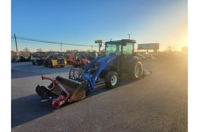 Image of New Holland Boomer 3045 equipment image 3