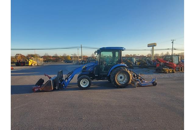 Image of New Holland Boomer 3045 equipment image 2