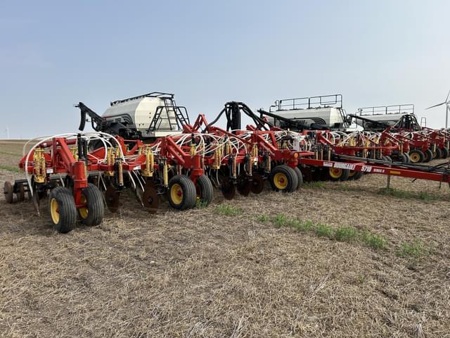 Image of Bourgault 5710 equipment image 2