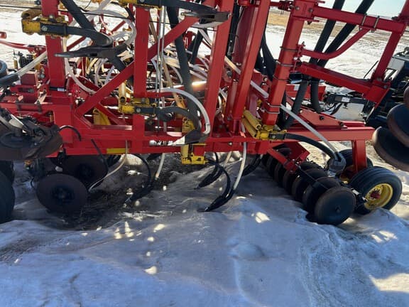 Image of Bourgault 5710 equipment image 1
