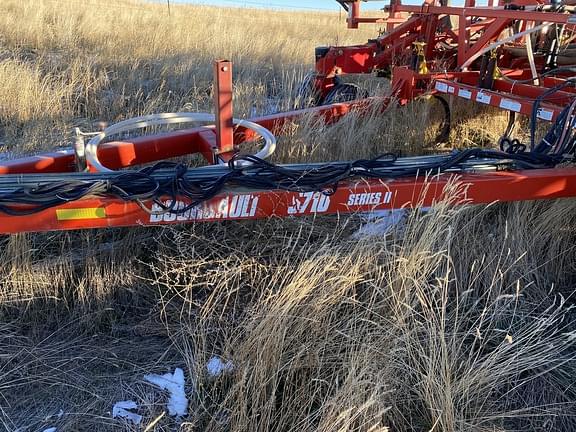 Image of Bourgault 5710 equipment image 2