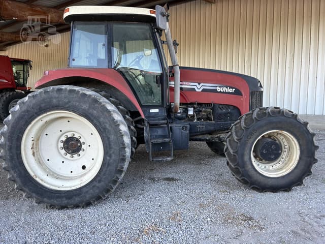 Image of Versatile 2145 equipment image 4