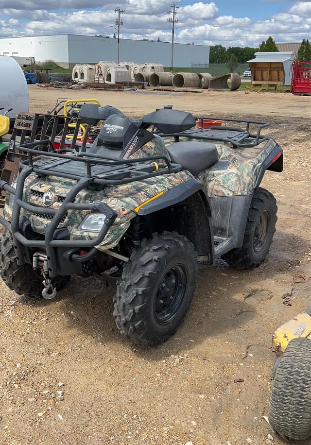 Image of Can-Am Outlander 800 equipment image 1