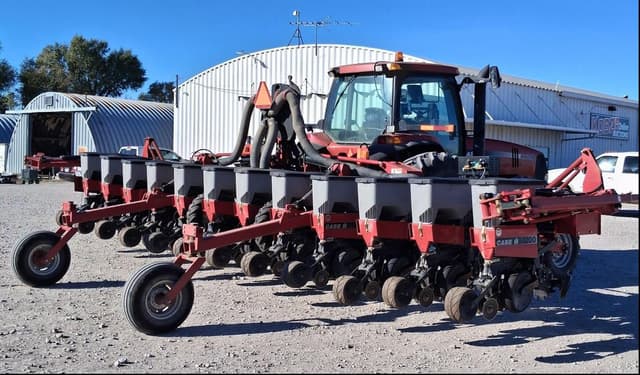 Image of Case IH 1230 equipment image 1