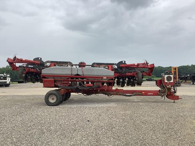 Image of Case IH 1240 equipment image 1