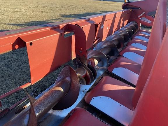 Image of Case IH 2412 equipment image 4