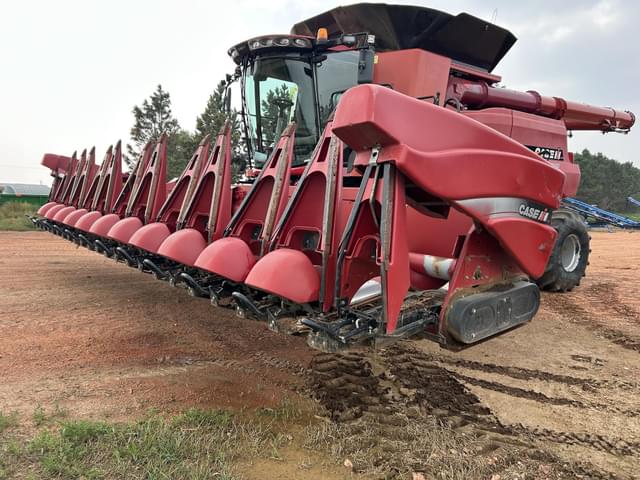 Image of Case IH 2412 equipment image 2