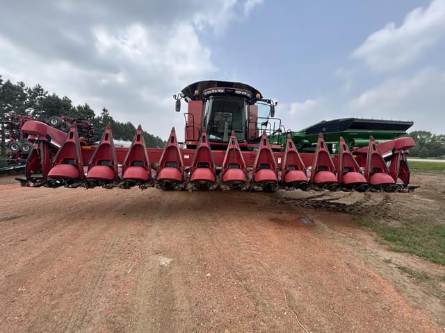 Image of Case IH 2412 equipment image 1