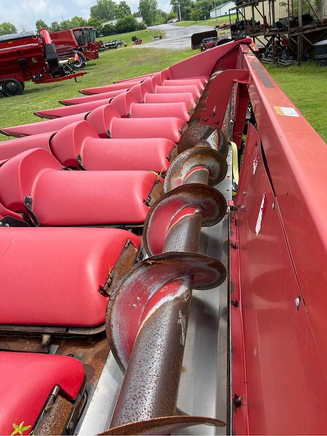 Image of Case IH 2412 equipment image 4