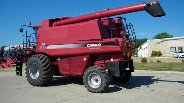 Image of Case IH 2577 equipment image 2