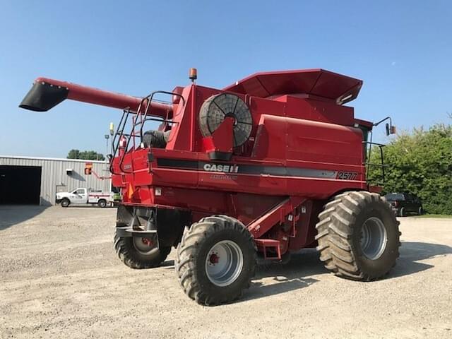 Image of Case IH 2577 equipment image 3