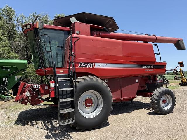 Image of Case IH 2588 equipment image 2