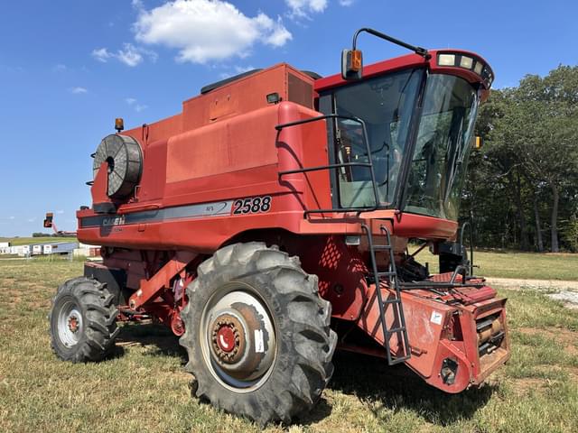 Image of Case IH 2588 equipment image 2