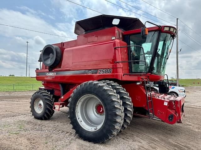 Image of Case IH 2588 equipment image 2