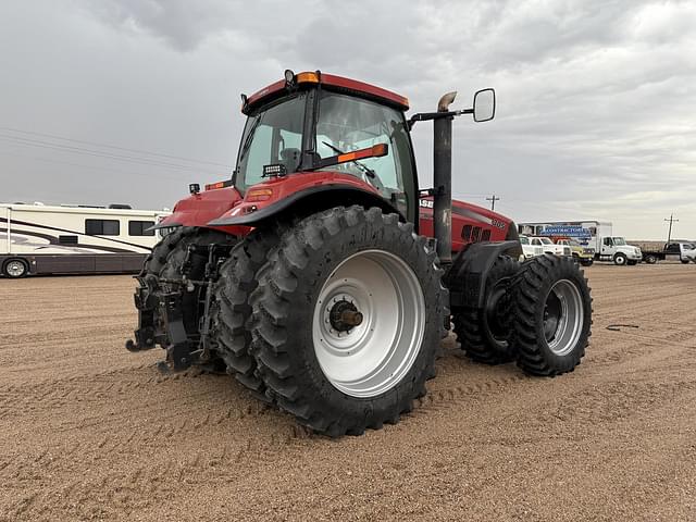 Image of Case IH Magnum 305 equipment image 4