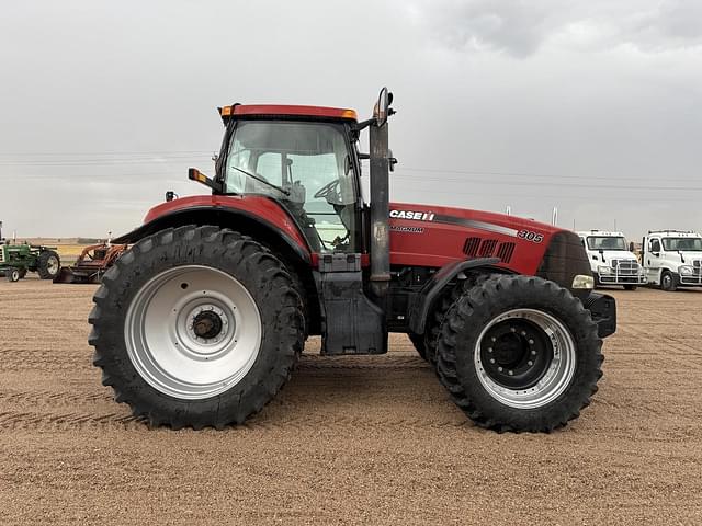 Image of Case IH Magnum 305 equipment image 3