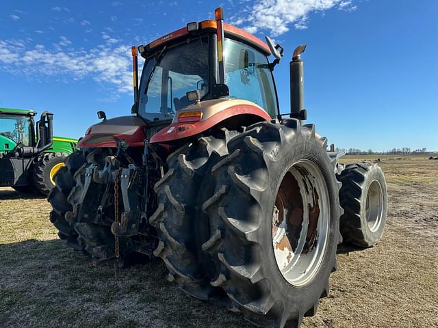 Image of Case IH Magnum 305 equipment image 2