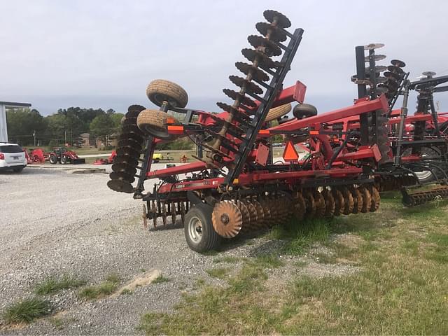 Image of Case IH 330 equipment image 4