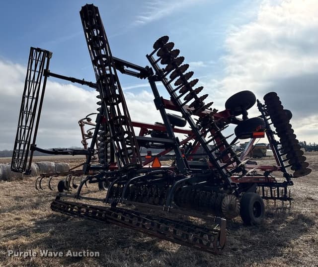 Image of Case IH 330 equipment image 3