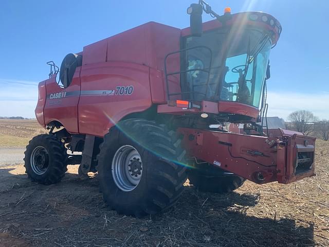 Image of Case IH 7010 equipment image 1