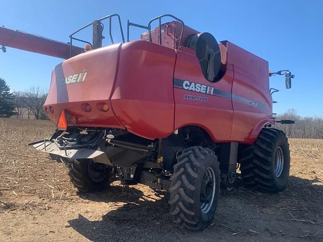 Image of Case IH 7010 equipment image 3