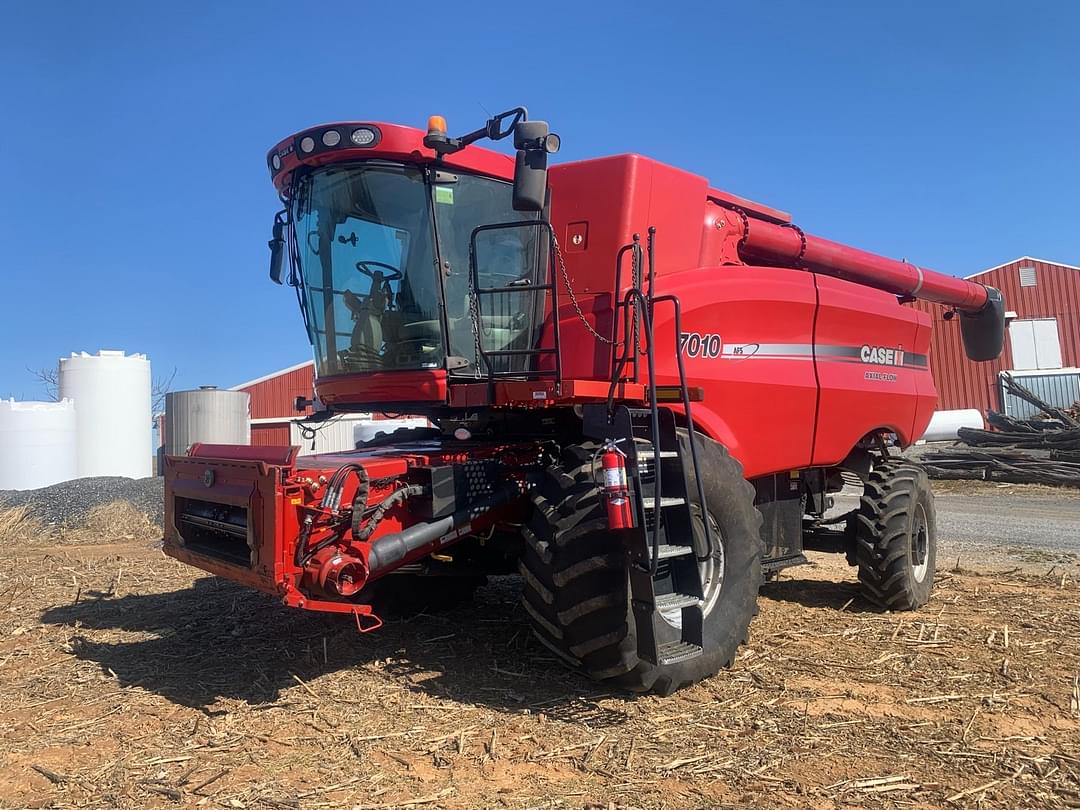 Image of Case IH 7010 Primary image