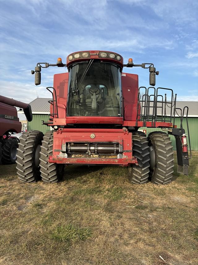 Image of Case IH 7010 equipment image 1