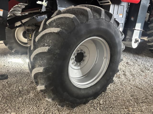 Image of Case IH 7010 equipment image 2