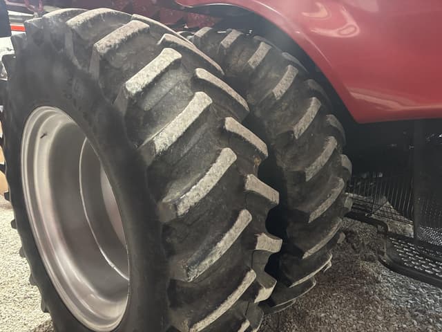 Image of Case IH 7010 equipment image 1
