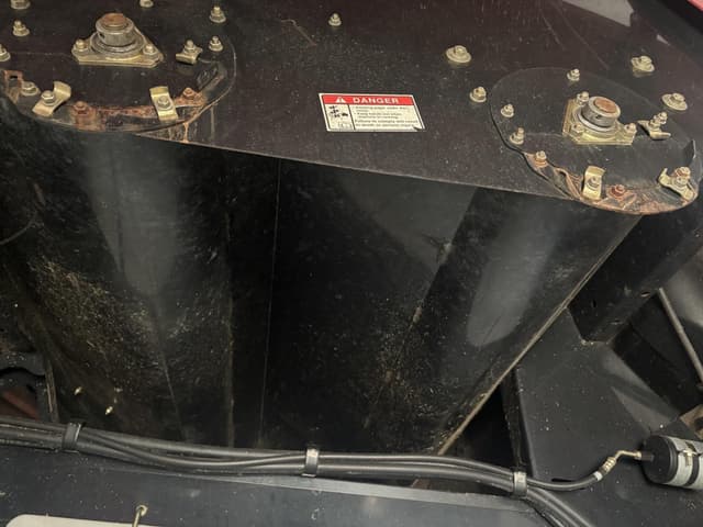 Image of Case IH 7010 equipment image 4