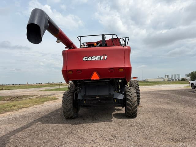 Image of Case IH 7010 equipment image 3