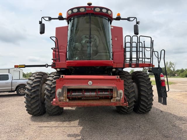 Image of Case IH 7010 equipment image 1
