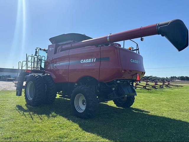 Image of Case IH 7010 equipment image 4