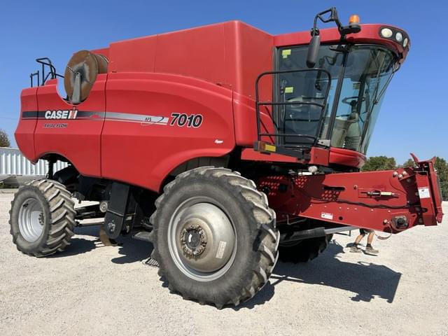 Image of Case IH 7010 equipment image 1