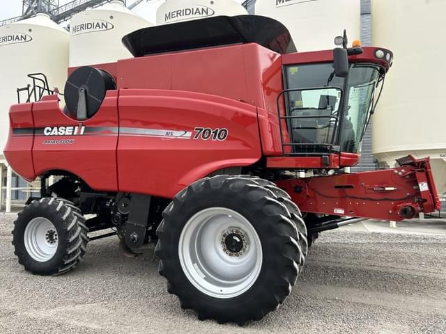 Image of Case IH 7010 equipment image 1
