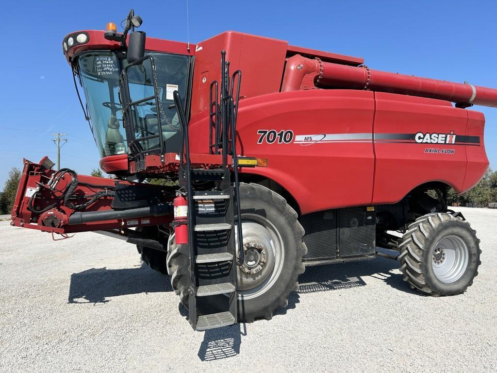 Image of Case IH 7010 Primary image
