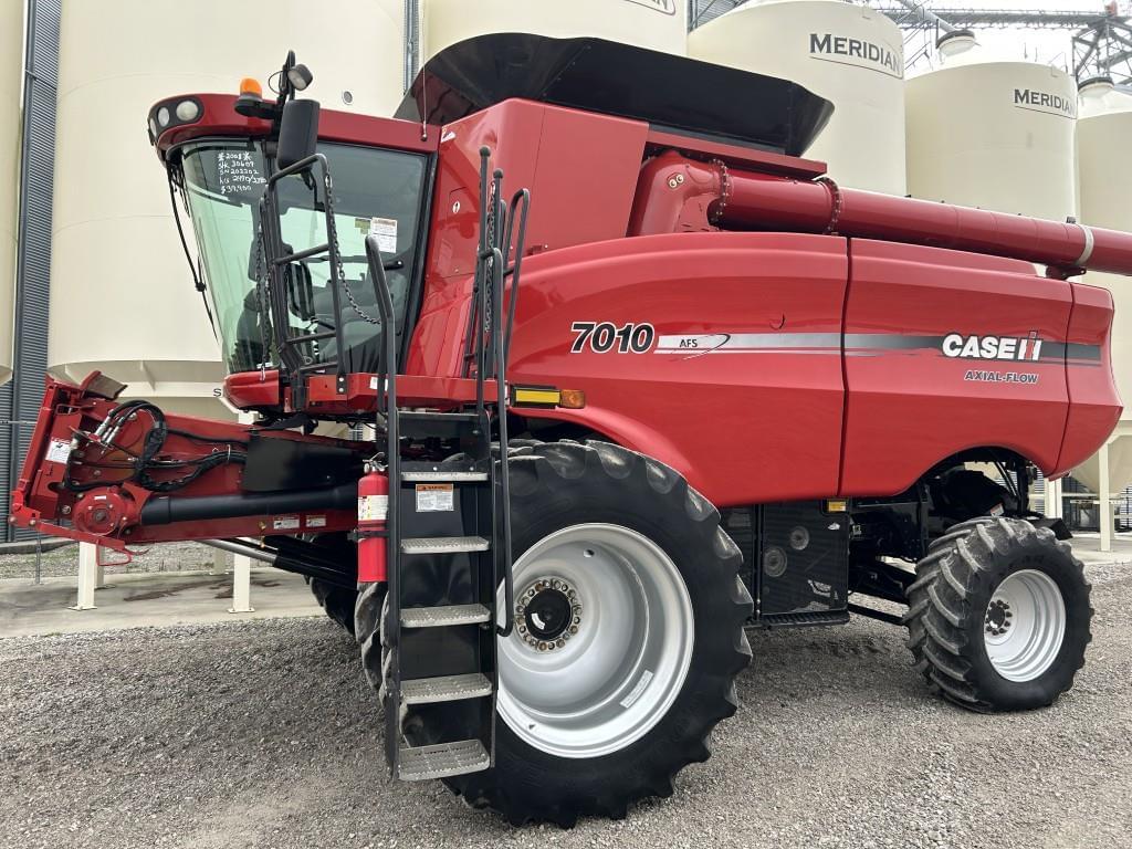 Image of Case IH 7010 Primary image