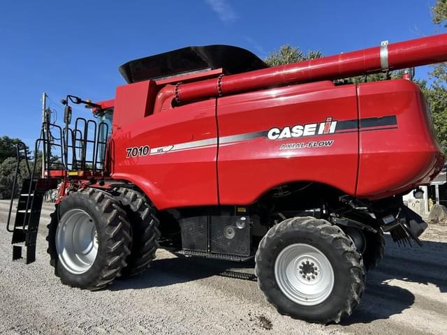 Image of Case IH 7010 equipment image 4