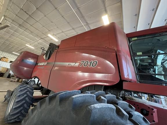Image of Case IH 7010 Primary image